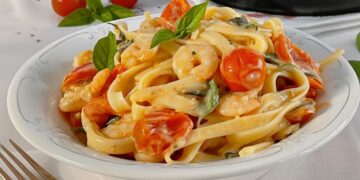 Massa de peixe com camarão