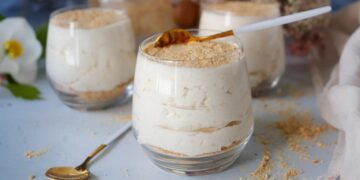 Mousse cremosa de bolacha