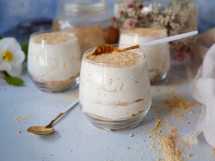 Mousse cremosa de bolacha