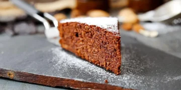 Tarte de alfarroba do Algarve