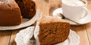 Bolo de café com chocolate húmido e fofinho