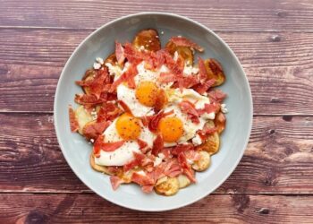 Ovos rotos com bacon