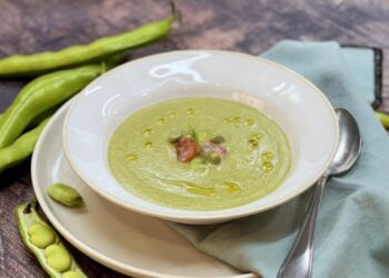 Sopa de favas à Alentejana