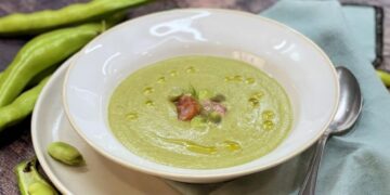 Sopa de favas à Alentejana