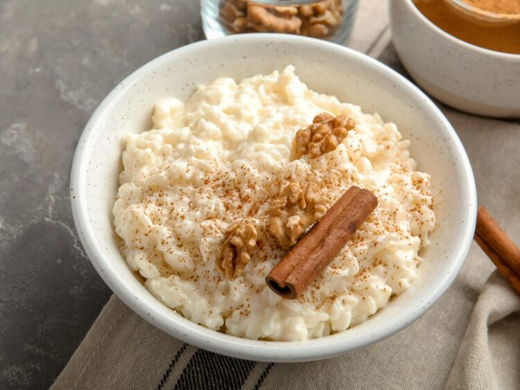 Arroz doce cremoso com leite condensado