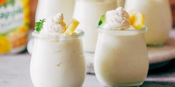 Mousse de ananás com iogurte
