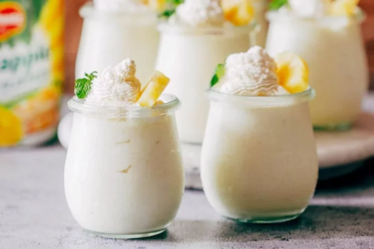 Mousse de ananás com iogurte