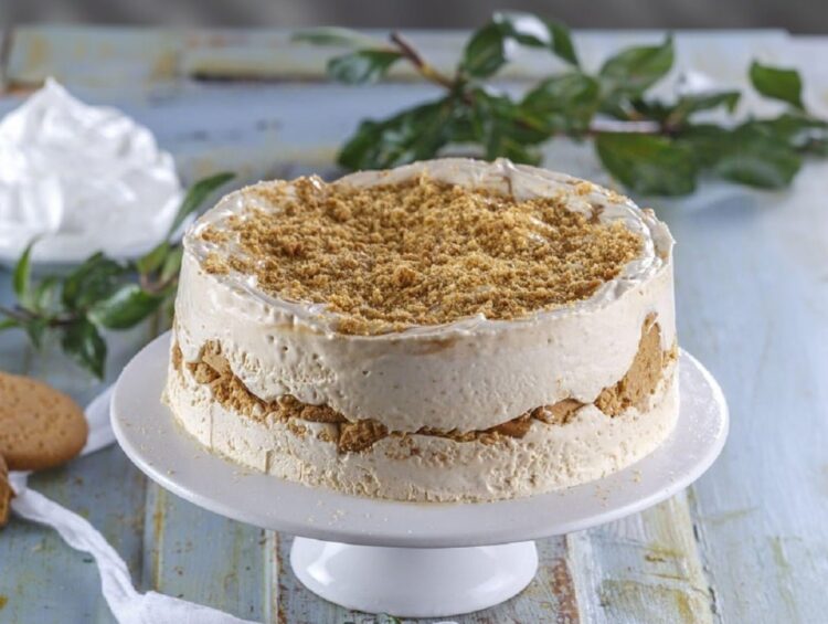 Bolo gelado de bolacha Maria