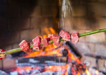 Espetada de vitela à moda da Madeira: suculenta e cheia de sabor