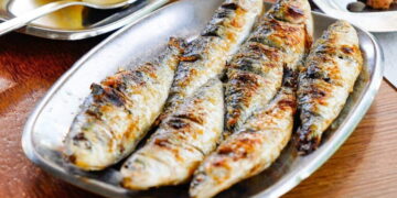 Sardinhas assadas na brasa: a receita simples do Verão português