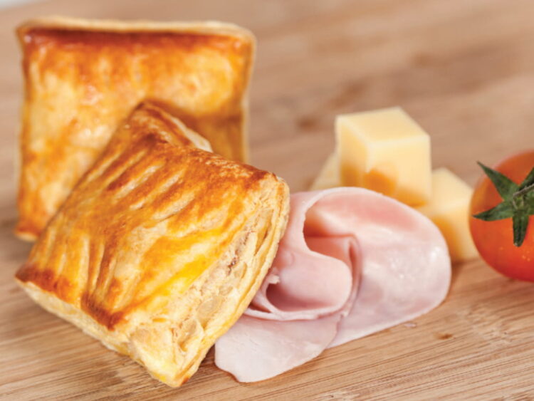 Folhados de queijo e fiambre: rápidos, práticos e perfeitos para qualquer petisco
