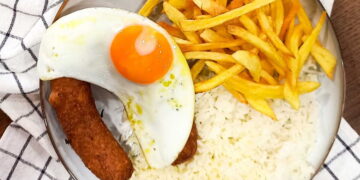 Alheira frita com ovo à moda transmontana: receita tradicional