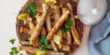 Peixinhos da horta: o petisco tradicional português com feijão verde