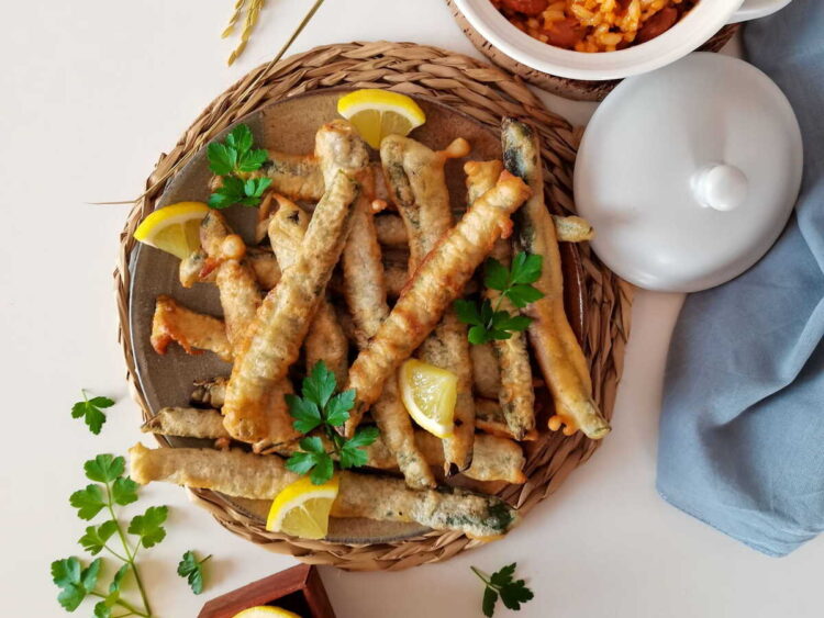 Peixinhos da horta: o petisco tradicional português com feijão verde
