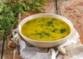 Sopa de nabiças com feijão branco: receita tradicional e reconfortante