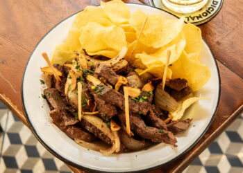 Iscas à Portuguesa com batata frita: receita tradicional