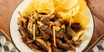 Iscas à Portuguesa com batata frita: receita tradicional