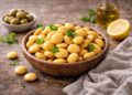 Tremoços em conserva: o petisco tradicional português mais simples