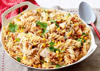 Salada de massa com atum e milho: simples, rápida e perfeita para o Verão