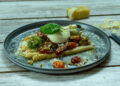 Salada de espargos grelhados com ovo escalfado