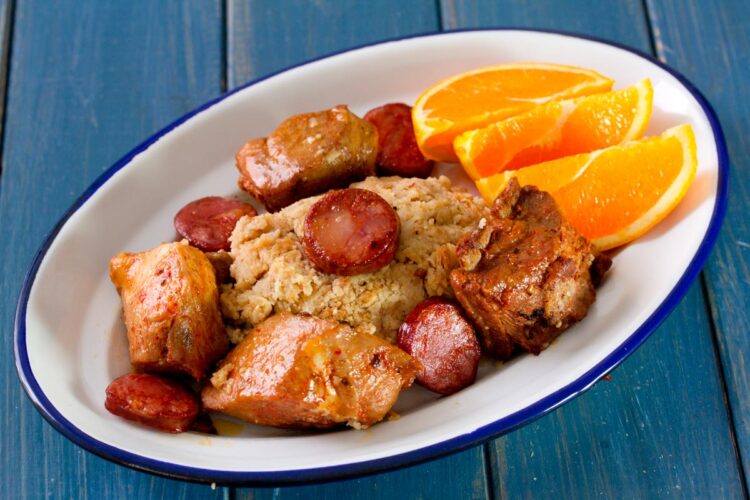 Migas à Alentejana com entrecosto