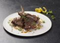 Costeletas de borrego grelhadas com alecrim