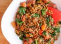 Salada morna de lentilhas com chouriço