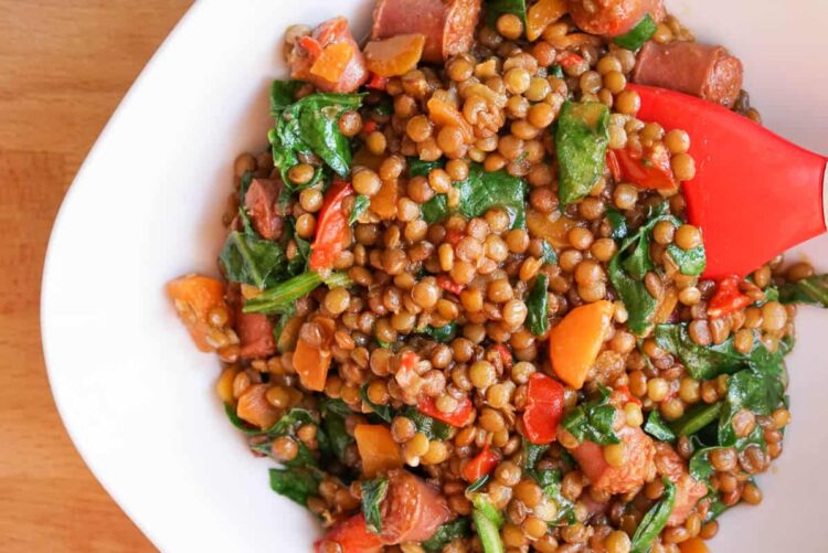Salada morna de lentilhas com chouriço