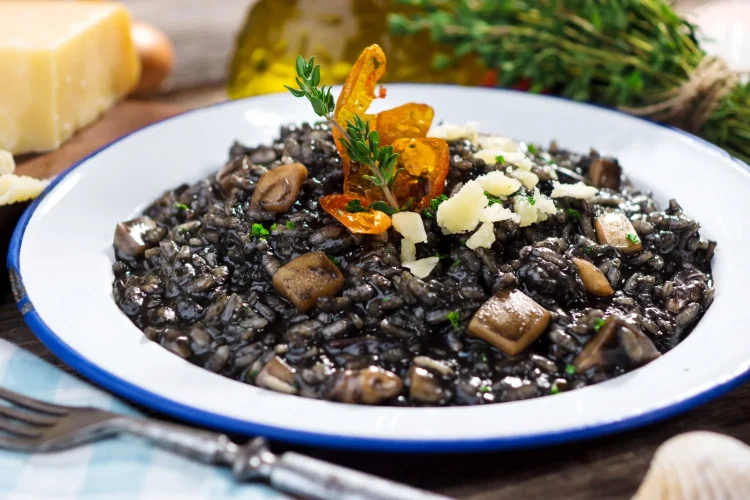 Arroz de choco com tinta à Algarvia