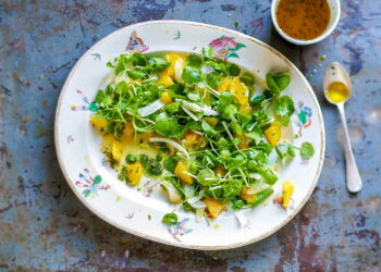 Salada de agrião com laranja e nozes