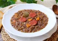 Sopa de lentilhas com chouriço