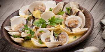 Salada de amêijoas com coentros e limão